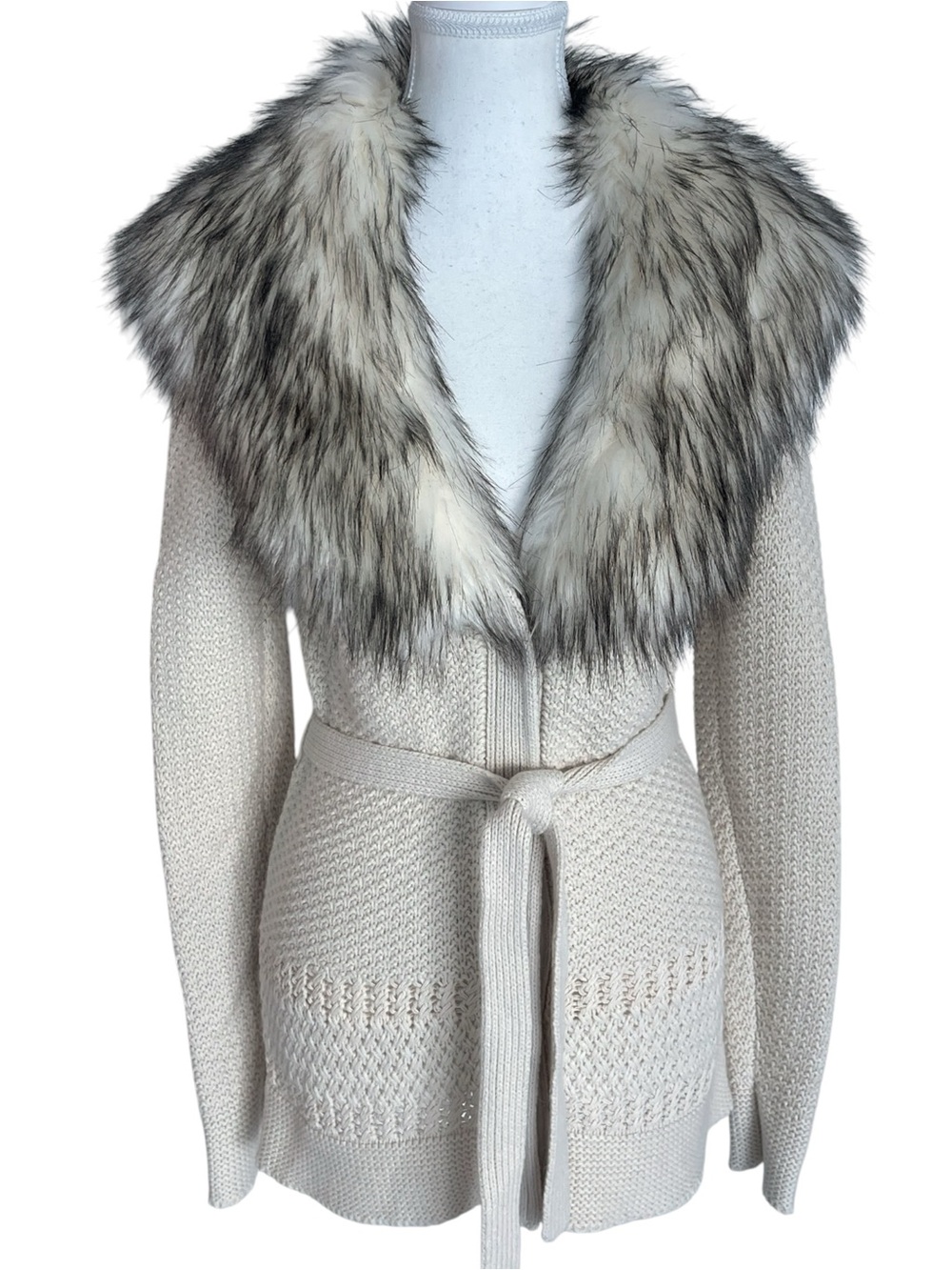 GUESS Cream Knit Cardigan with Faux Fur Collar Tie Belt Size Small NWT
